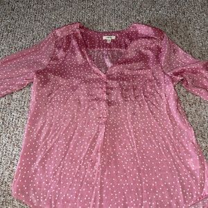 Quarter length sleeve top